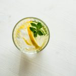 Теплая вода с лимоном: как правильно пить
